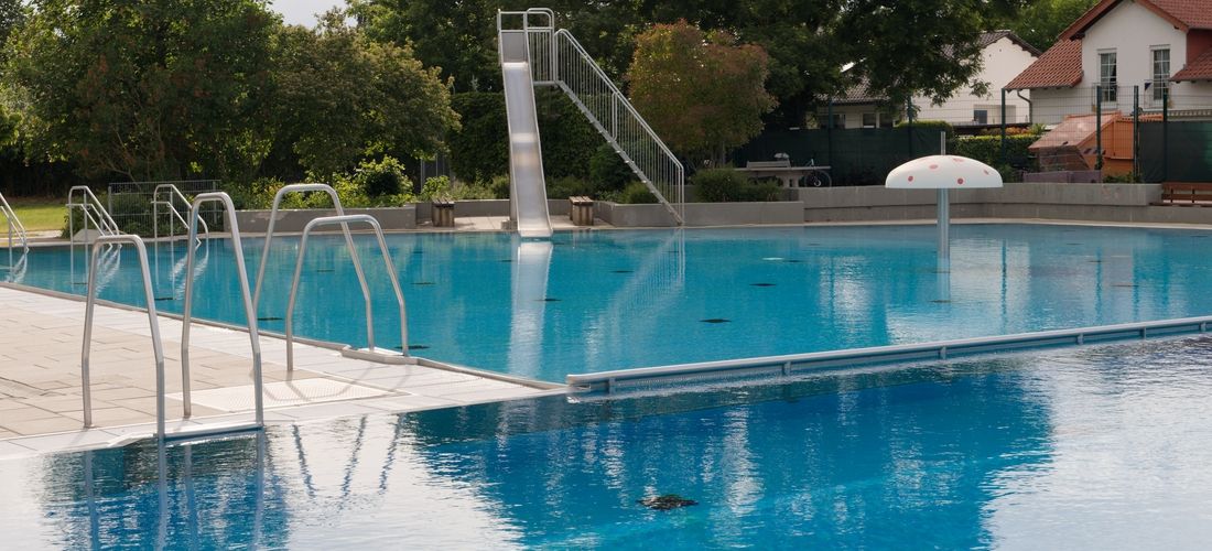 Schwimmbecken